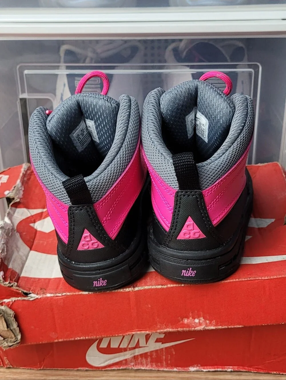 Girls Nike ACG Woodside 2 High Winter Boots 9c Pink Black